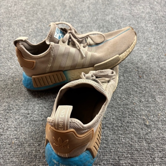 ADIDAS Women’s Originals Nmd R1 Star Wars Rey Runner Sneaker size: 9 - Picture 2 of 16